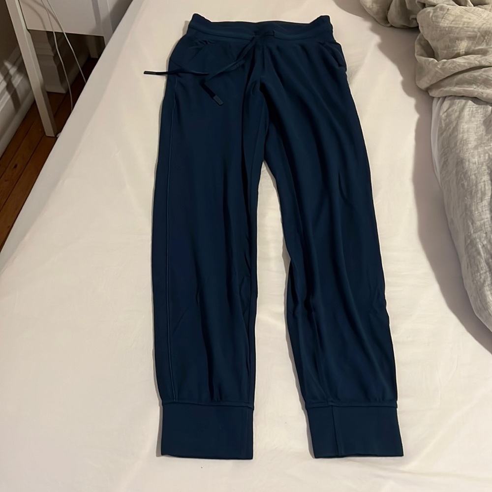 Lululemon Ready to Rulu Night Diver Joggers - Size 4